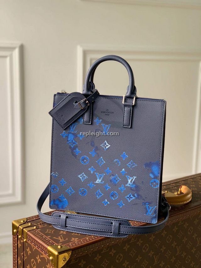 LOUIS VUITTON-M57843 루이비통 네이비 블루 모노그램 삭 플라 지페