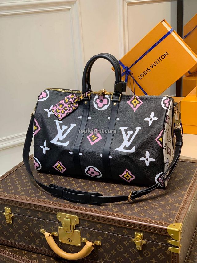 LOUIS VUITTON-M58656 루이비통 블랙 모노그램 키폴 반둘리에 45