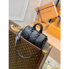 lOUIS VUITTON-M45947 루이비통 모노그램 이클립스 리버스 키폴 XS