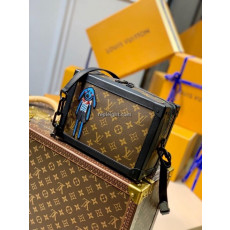 LOUIS VUITTON-M45619 루이비통 모노그램 자수 패치 소프트 트렁크