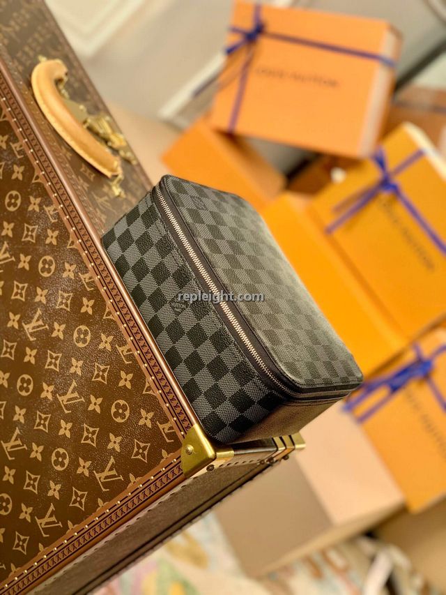 LOUIS VUITTON-N40182 루이비통 다미에 그라파이트 큐브 드 랑쥬만 MM