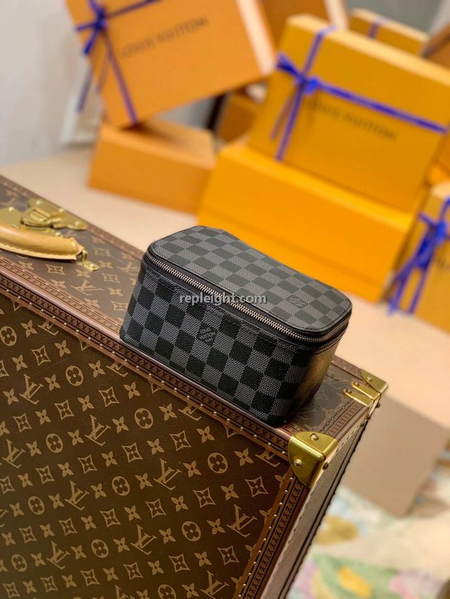 LOUIS VUITTON-N40181 루이비통 다미에 그라파이트 큐브 드 랑쥬망 PM