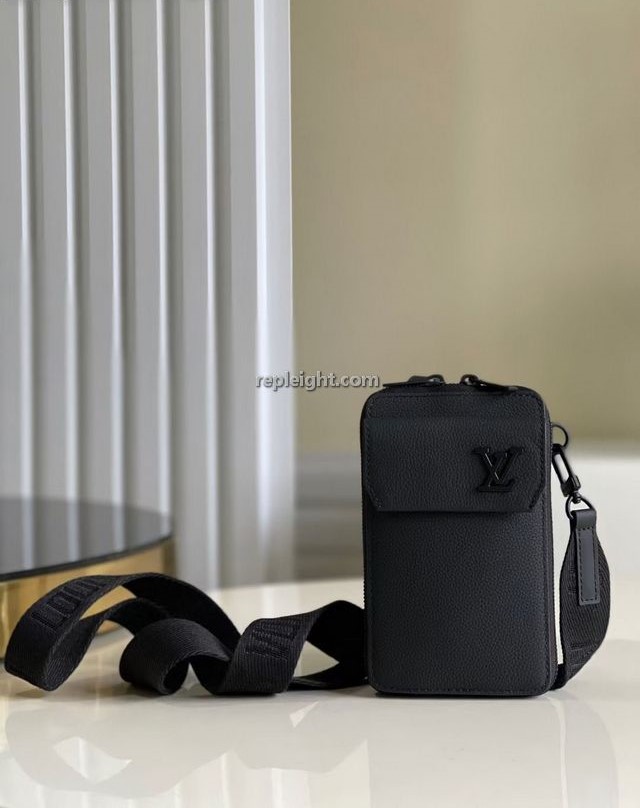 LOUIS VUITTON-M57089 루이비통 블랙 LV 에어로그램 폰 파우치