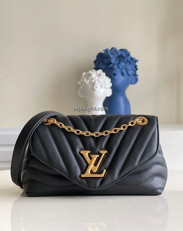 LOUIS VUITTON-M58552 루이비통 블랙 LV 뉴 웨이브 체인 백