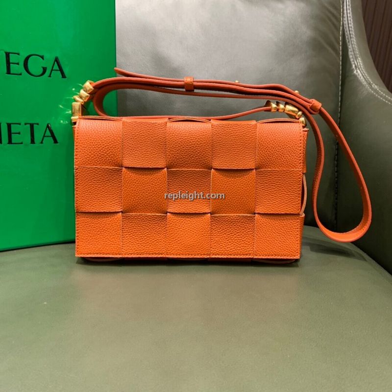 BOTTEGA VENETA-666870 보테가 베네타 메이플 인트레치아토 위빙 카세트 백