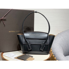 BOTTEGA VENETA-580725 보테가 베네타 블랙 팔멜라토 가죽 아르코 33 백