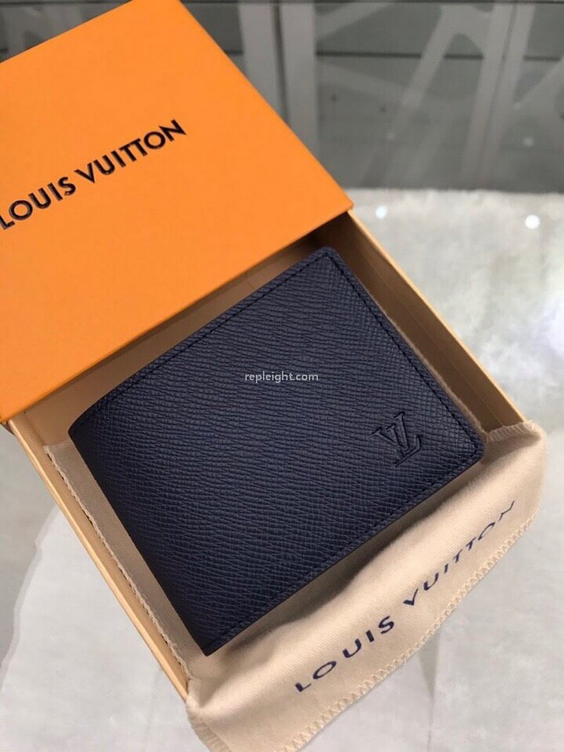 LOUIS VUITTON-M42101 루이비통 타이가 레더 아메리고 월릿 네이비