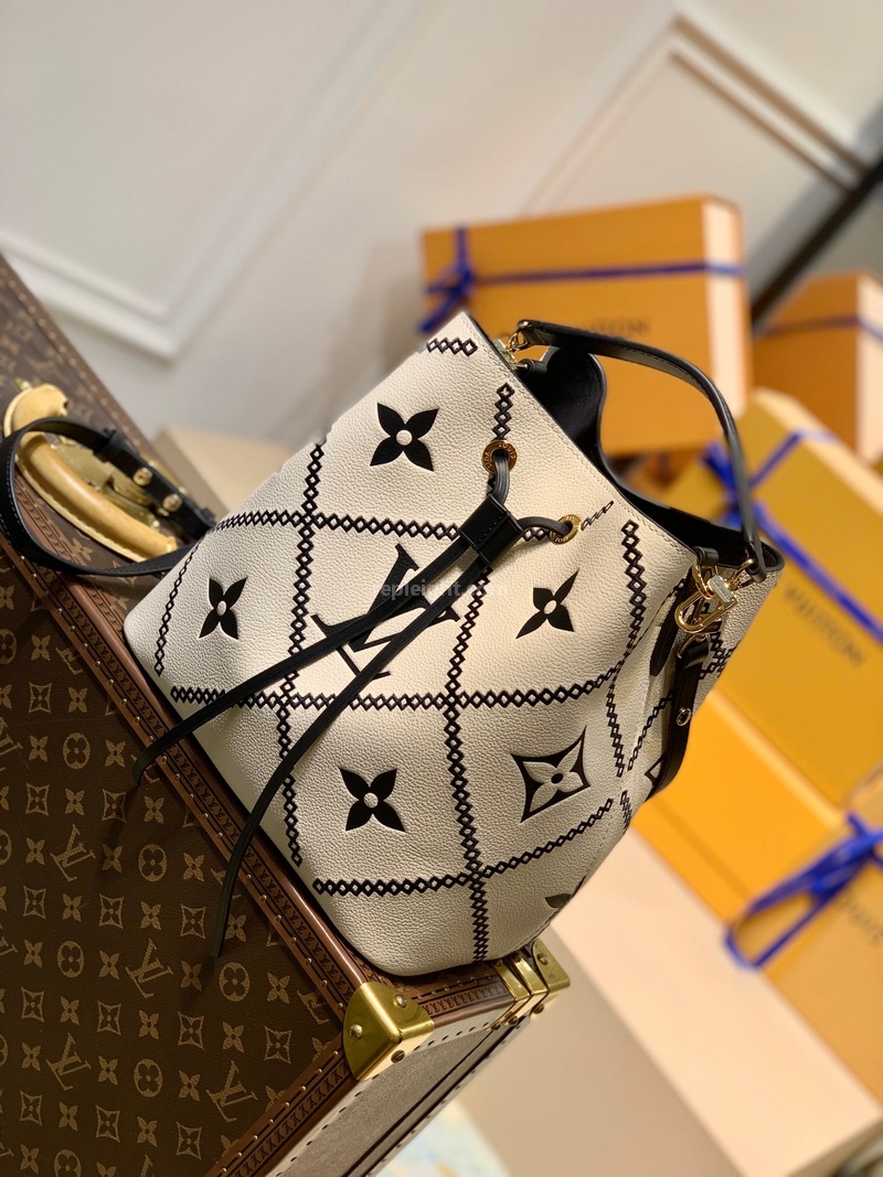 LOUIS VUITTON-M46023 루이비통 크렘 모노그램 앙프렝뜨 네오노에