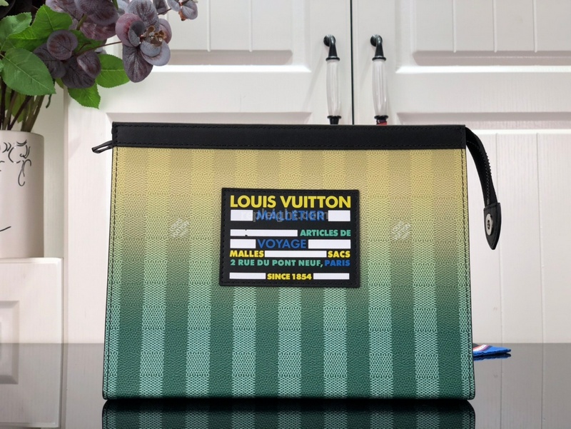 LOUIS VUITTON-M81317 루이비통 그라디언트 그린 다미에 스트라이프 포쉐트 보야주