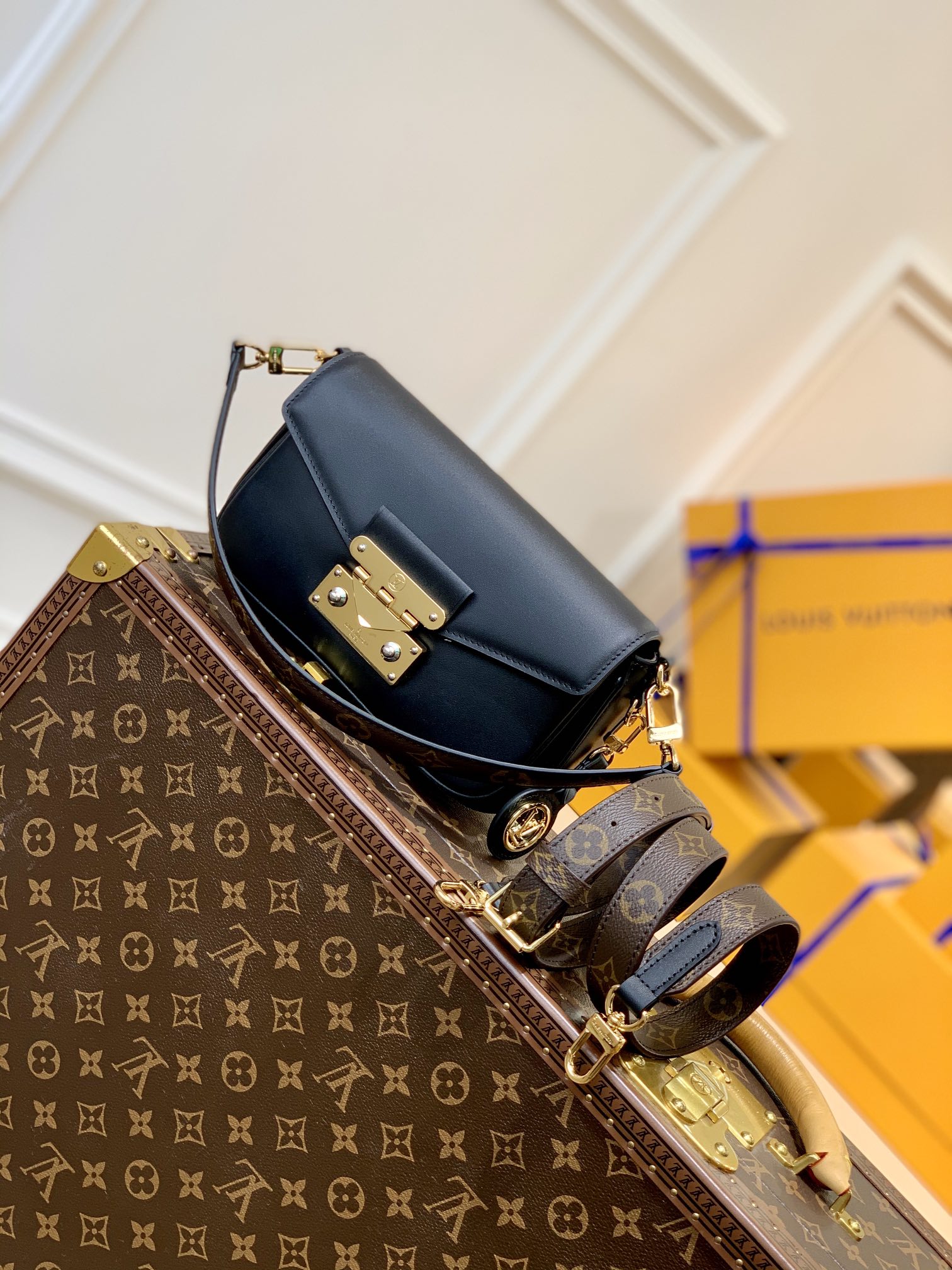 LOUIS VUITTON-M20393 루이비통 스윙