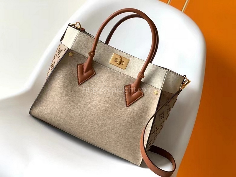 LOUIS VUITTON-M53825 루이비통 온 마이 사이드 MM