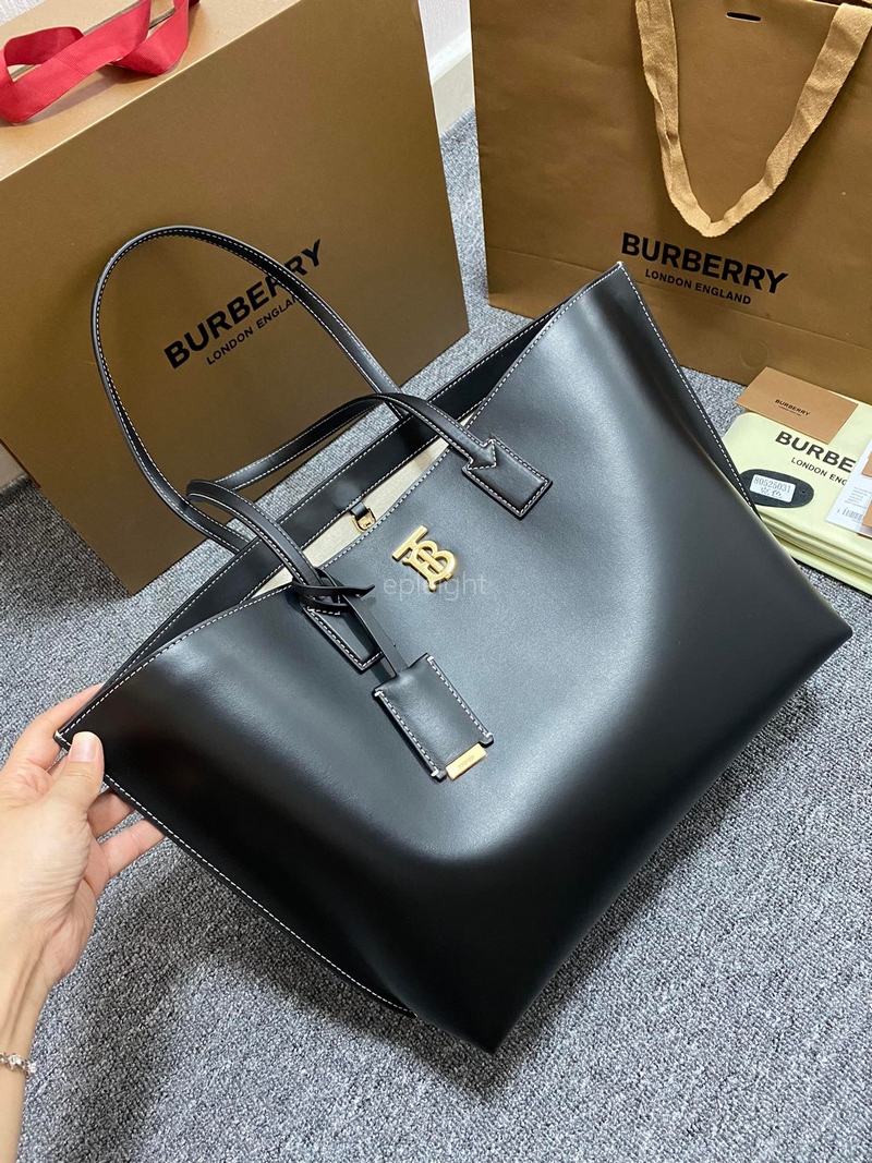 BURBERRY-80527261 버버리 모노그램 모티프 가죽 미디엄 토트