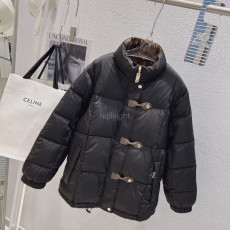 LOUIS VUITTON - 루이비통 1AAAV2 MONOGRAM ACCENT PILLOW PUFFER JACKET (여성)