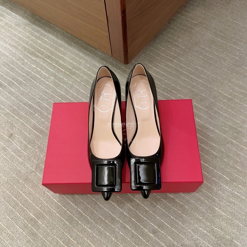 로저 비비에 - Roger Vivier 커버드 버클 펌프스 6.5CM (1)