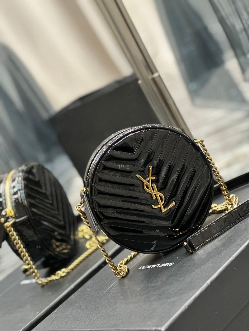 YSL-Saint Laurent 6104361GF071000 그랑 드 뿌드르 엠보스드 바이닐 라운드 카메라백