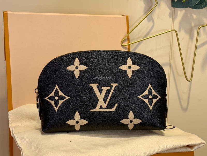 LOUIS VUITTON-M59086 Cosmetic Pouch PM