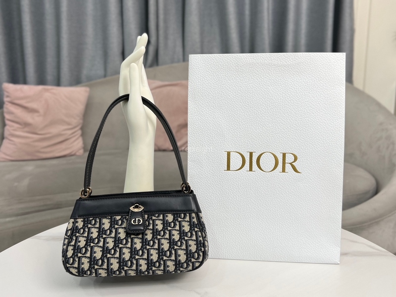 DIOR- 디올 M1844OTZQ_M928 DIOR KEY 스몰 백