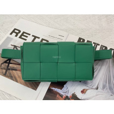 보테가 베네타- BOTTEGA VENETA 668572VMAY13182  양가죽 벨트 카세트 Cassette Belt Bag