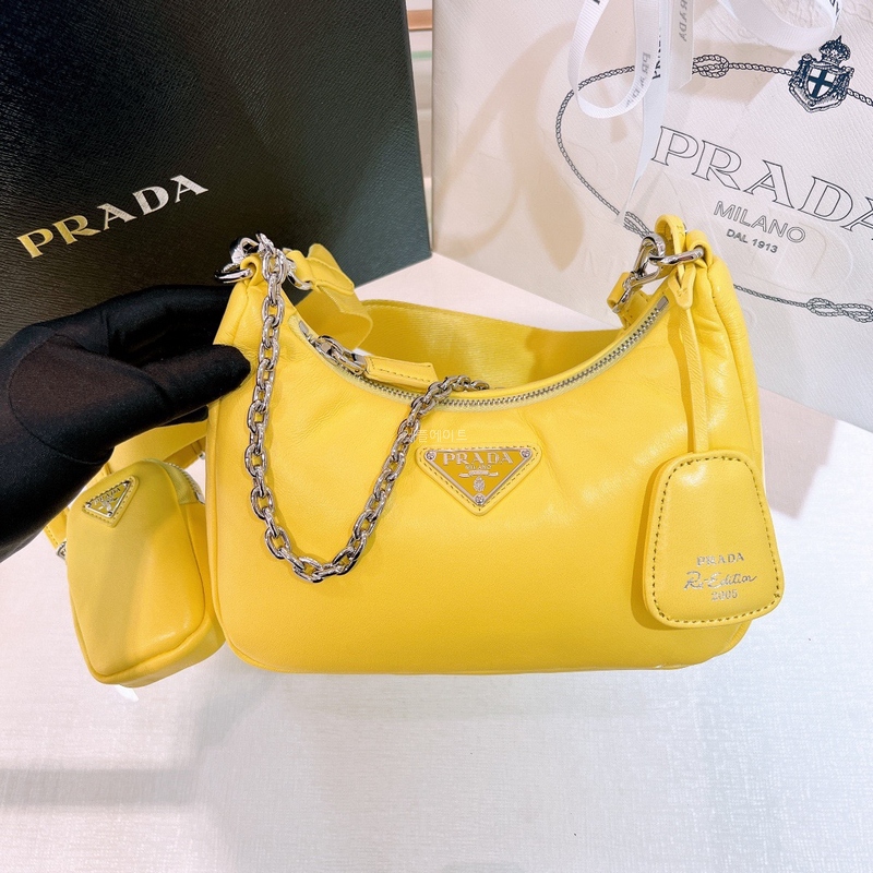 PRADA-1BH204_2DYI_F0322_V_V9Z 패딩 나파 가죽 프라다 리에디션 숄더백