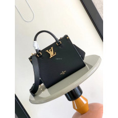 LOUIS VUITTON - 루이비통 M22311  락 & 고