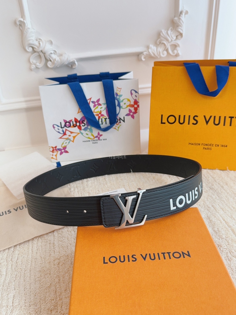 LOUIS VUITTON-루이비통 M8270U LV 이니셜 40mm 리버서블 벨트